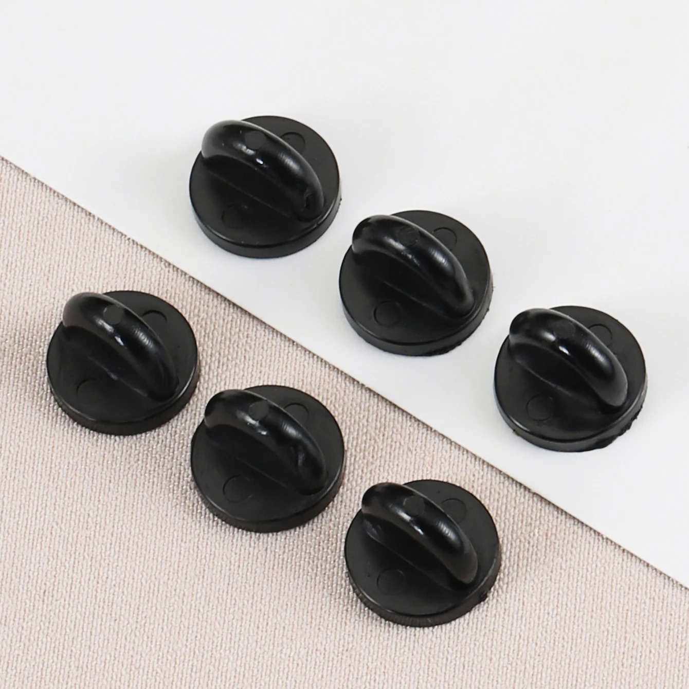 Black Rubber Brooch Pin Back S – Butterfly Rubber Sheet Bewertung und Preis